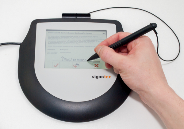 signotec Omega mit Hand